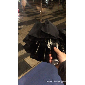 LED-Lichtgriff und Rippen transparenter klarer Poe-Regenschirm für die Nacht